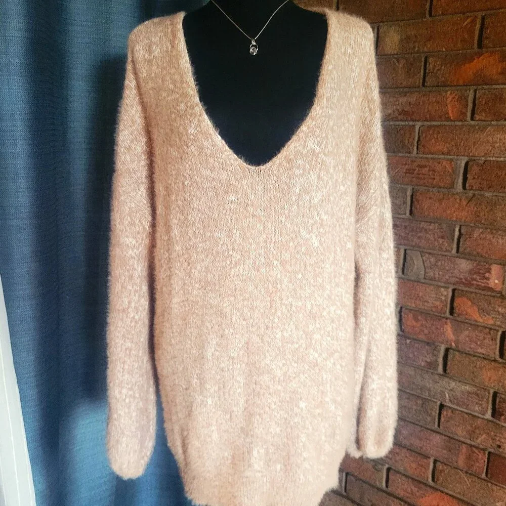 AVA & VIV Women's Chenille Mohair V-Neck Cream/Blush - Size 1X